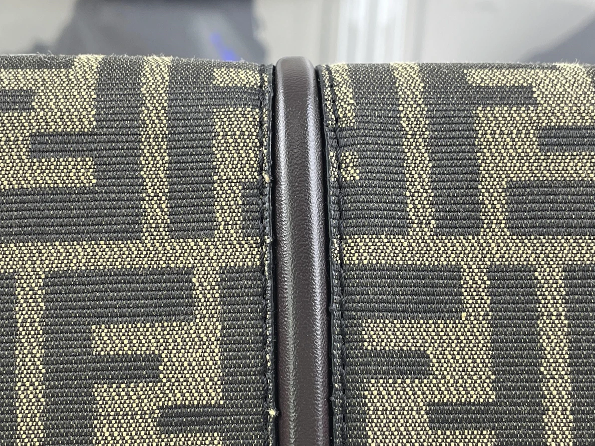 FENDI Grayphy bag with GOLD LOGO ( 22 x 11 x 5 cm) card bag inside GoodFit 236