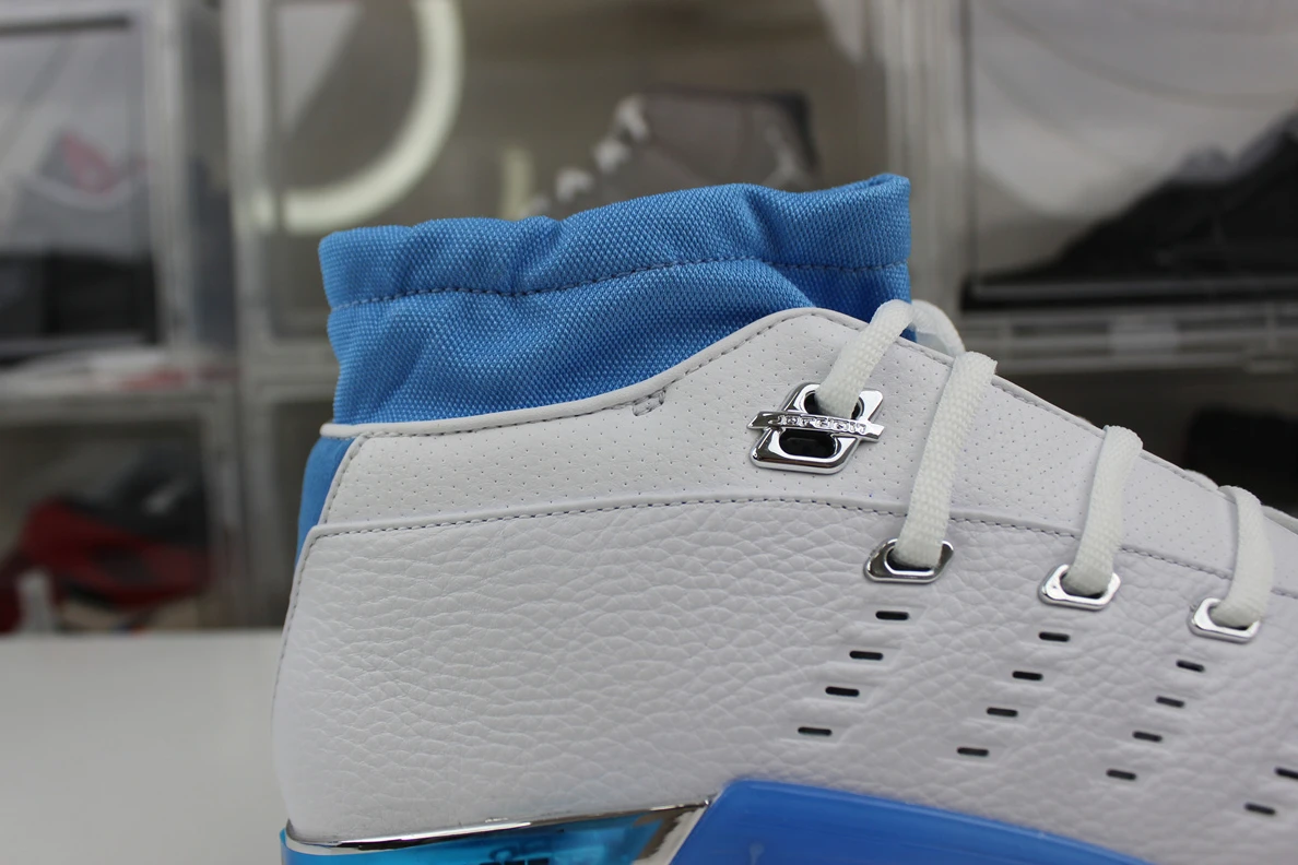 Fashionable 1029 GOAT Air Jordan 17 Low “University Blue” 1192