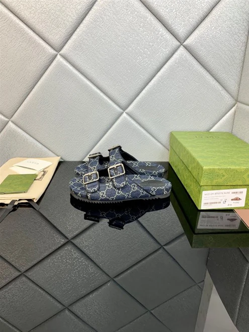 Fashionable 1672 Gucci Slipper 3217