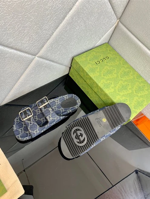 Fashionable 1672 Gucci Slipper 3217