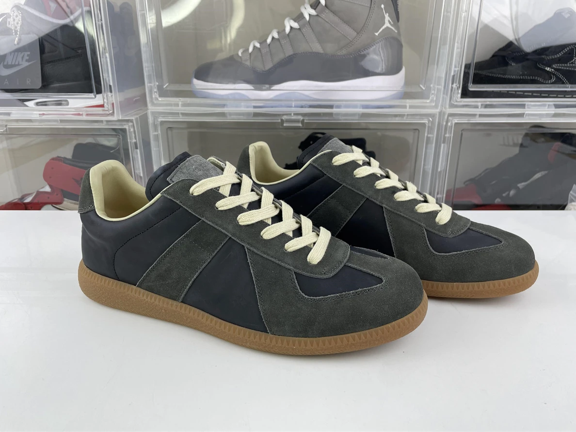 Fashionable 4531 Maison Margiela No.22 Black Grey 3550