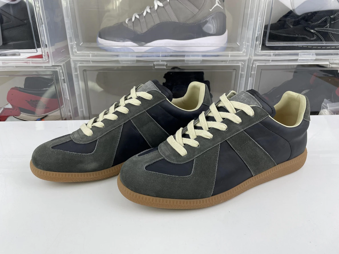 Fashionable 4531 Maison Margiela No.22 Black Grey 3550