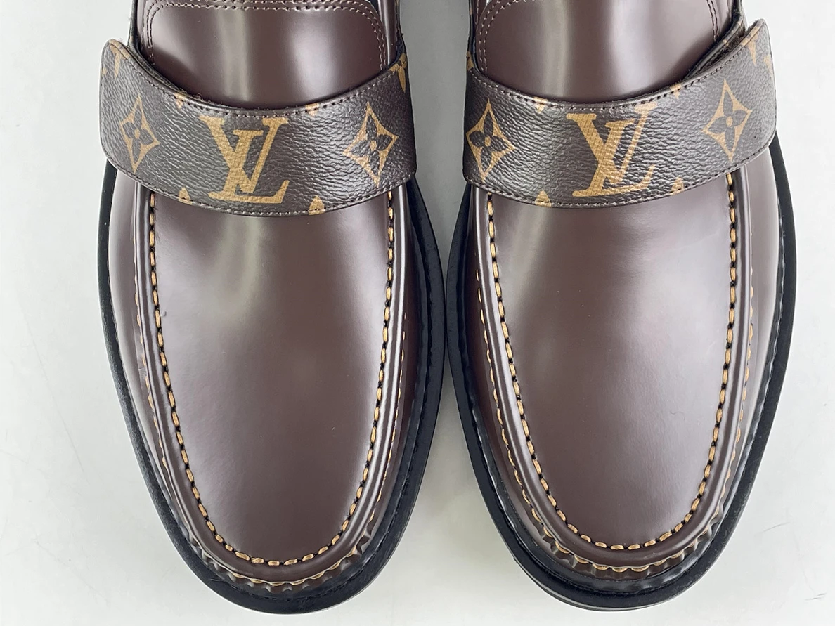 Fashionable 7635 LV Brown bright leather dress shoes 162