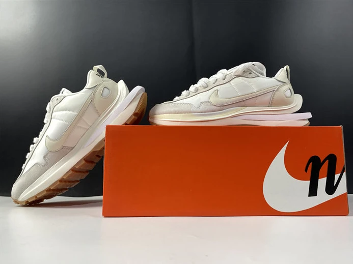 Fashionable 7649 Nike Vaporwaffle sacai Sail Gum DD1875- 2714