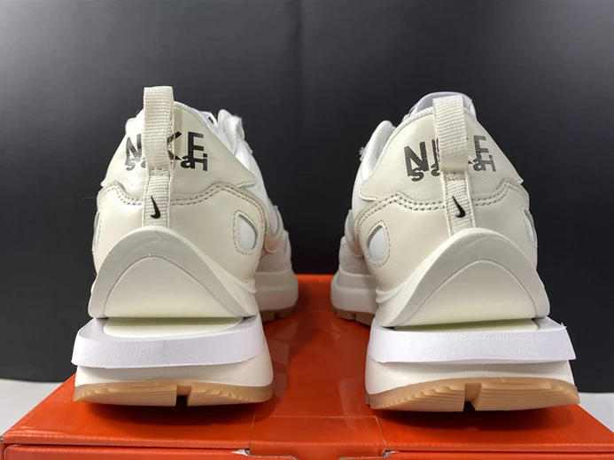 Fashionable 7649 Nike Vaporwaffle sacai Sail Gum DD1875- 2714