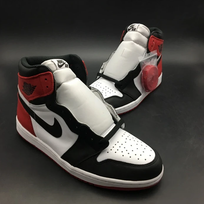 Fashionable 8582 Jordan1 Retro Black Toe 555088- 561
