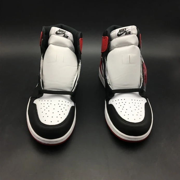 Fashionable 8582 Jordan1 Retro Black Toe 555088- 561