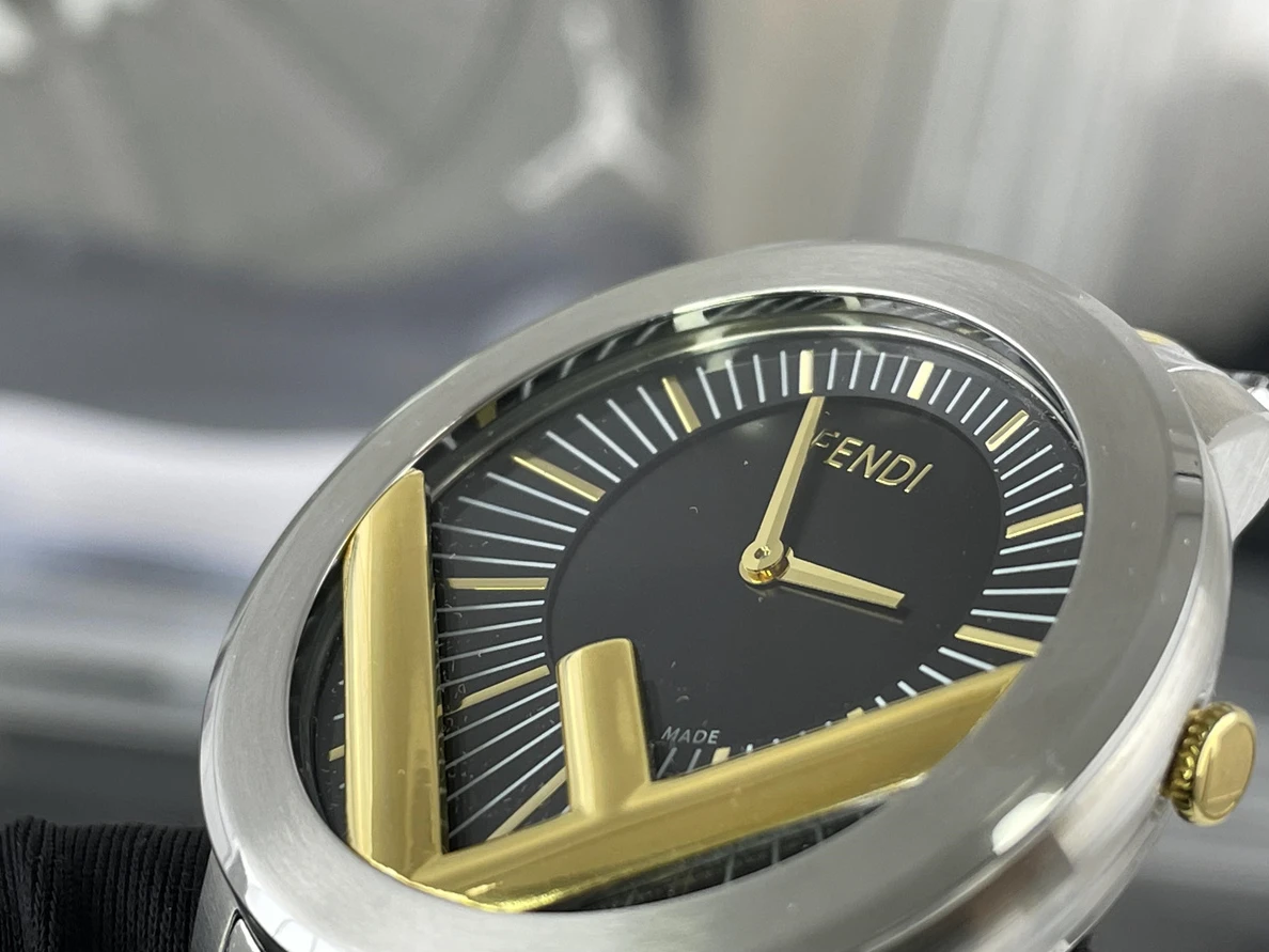 Fashionable 9123 FENDI Lovers Silver gold LOGO watch ( 36 or 42 cm) 307