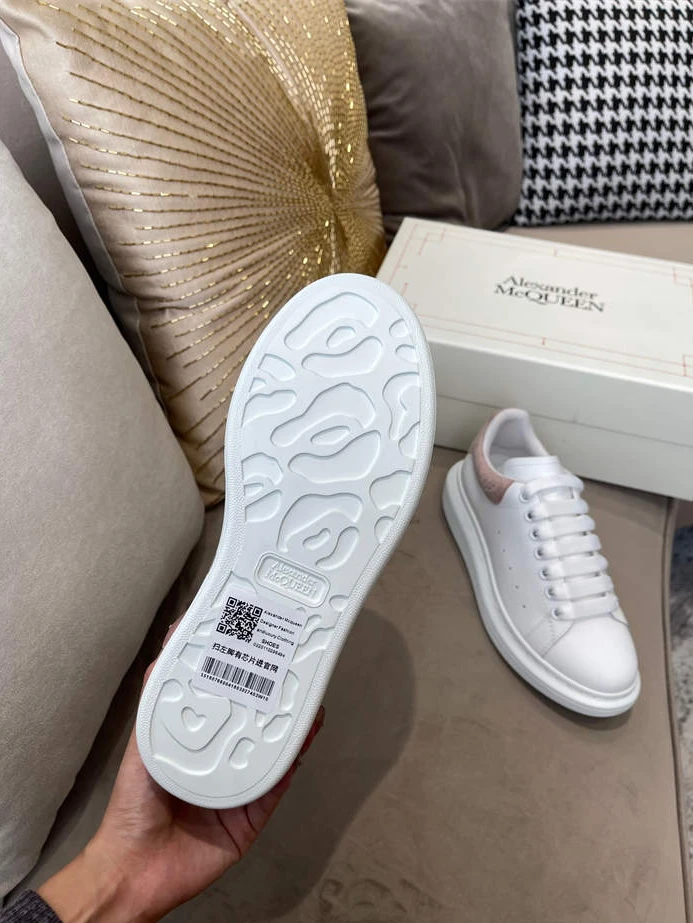 Fashionable 9779 Mc Queen 1369