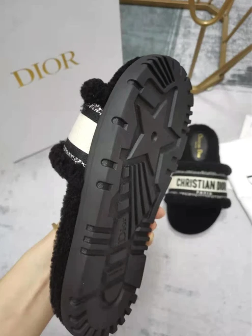 Fashionable Dio Slipper 3270