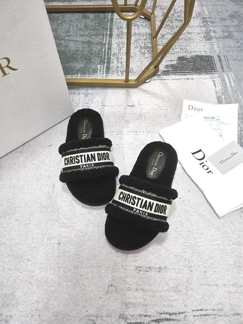 Fashionable Dio Slipper 3270