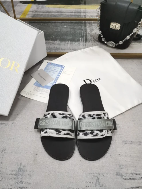 Fashionable Dio Slipper 3285
