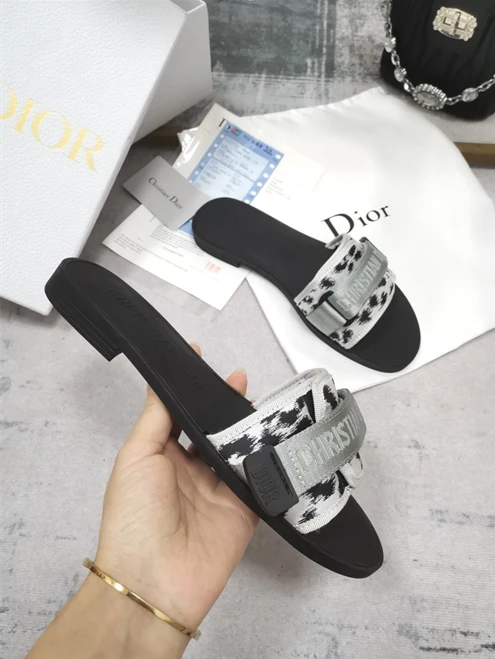 Fashionable Dio Slipper 3285