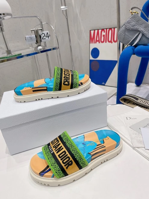 Fashionable Dio Slipper 3296