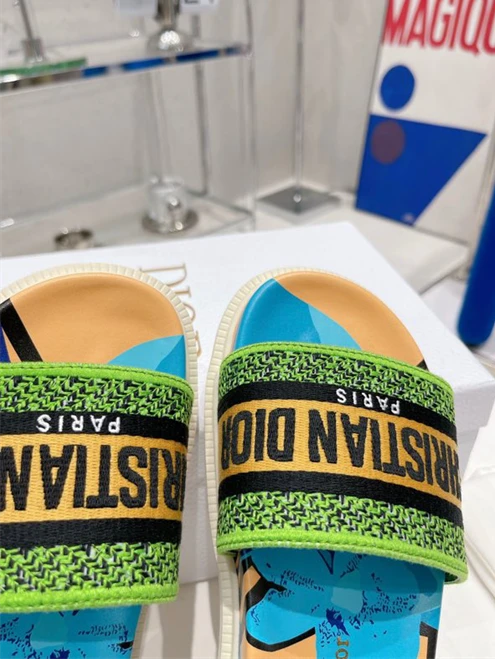 Fashionable Dio Slipper 3296