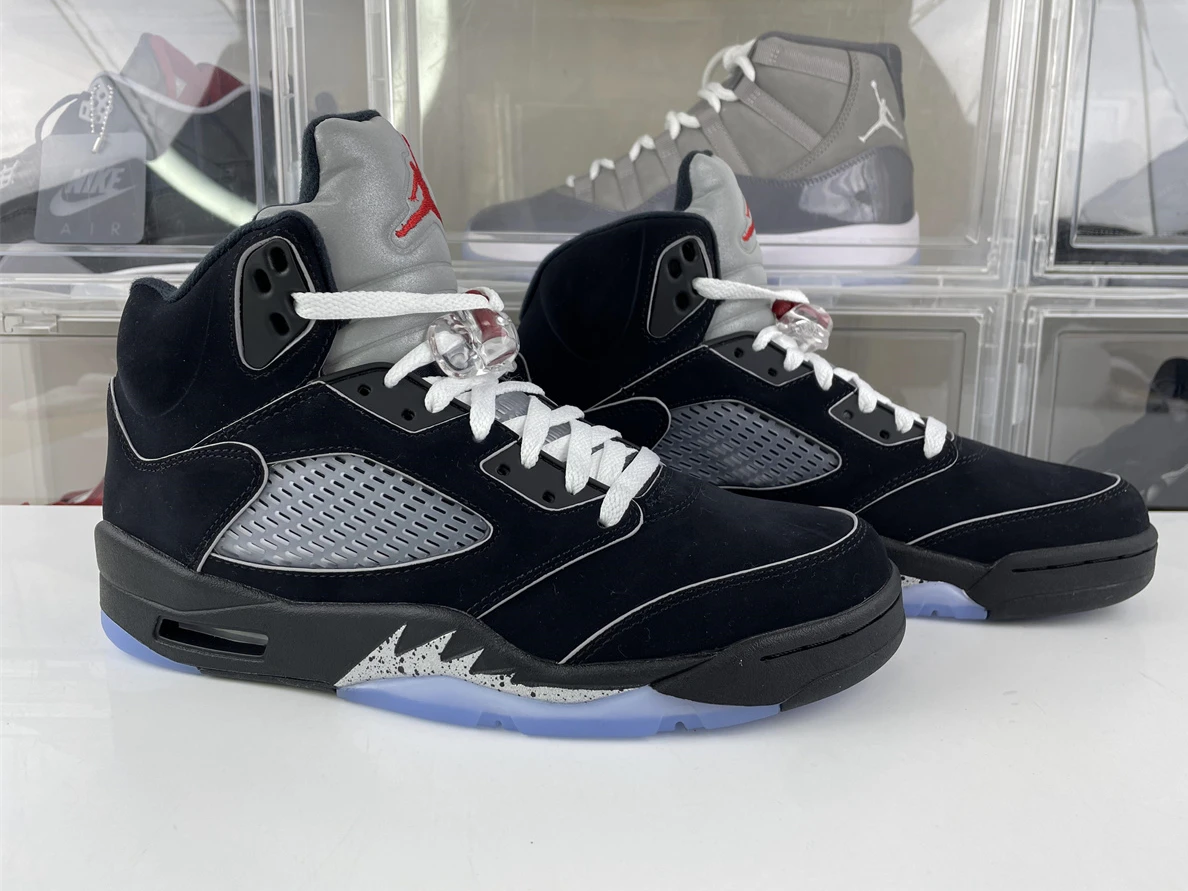 Fashionable GOAT Air Jordan 5 “Black Metallic Reimagined” 931