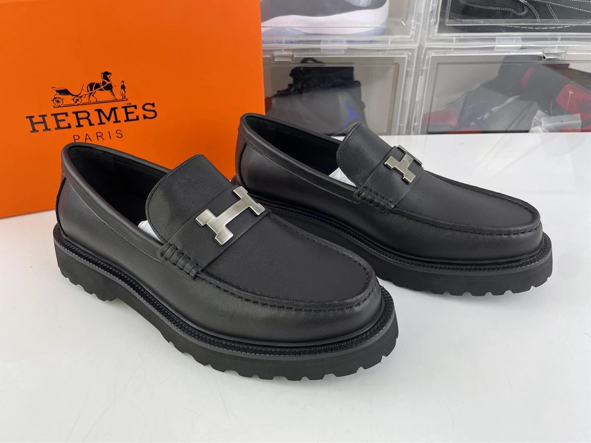 Fashionable Hermes Black mens dressing shoes 112