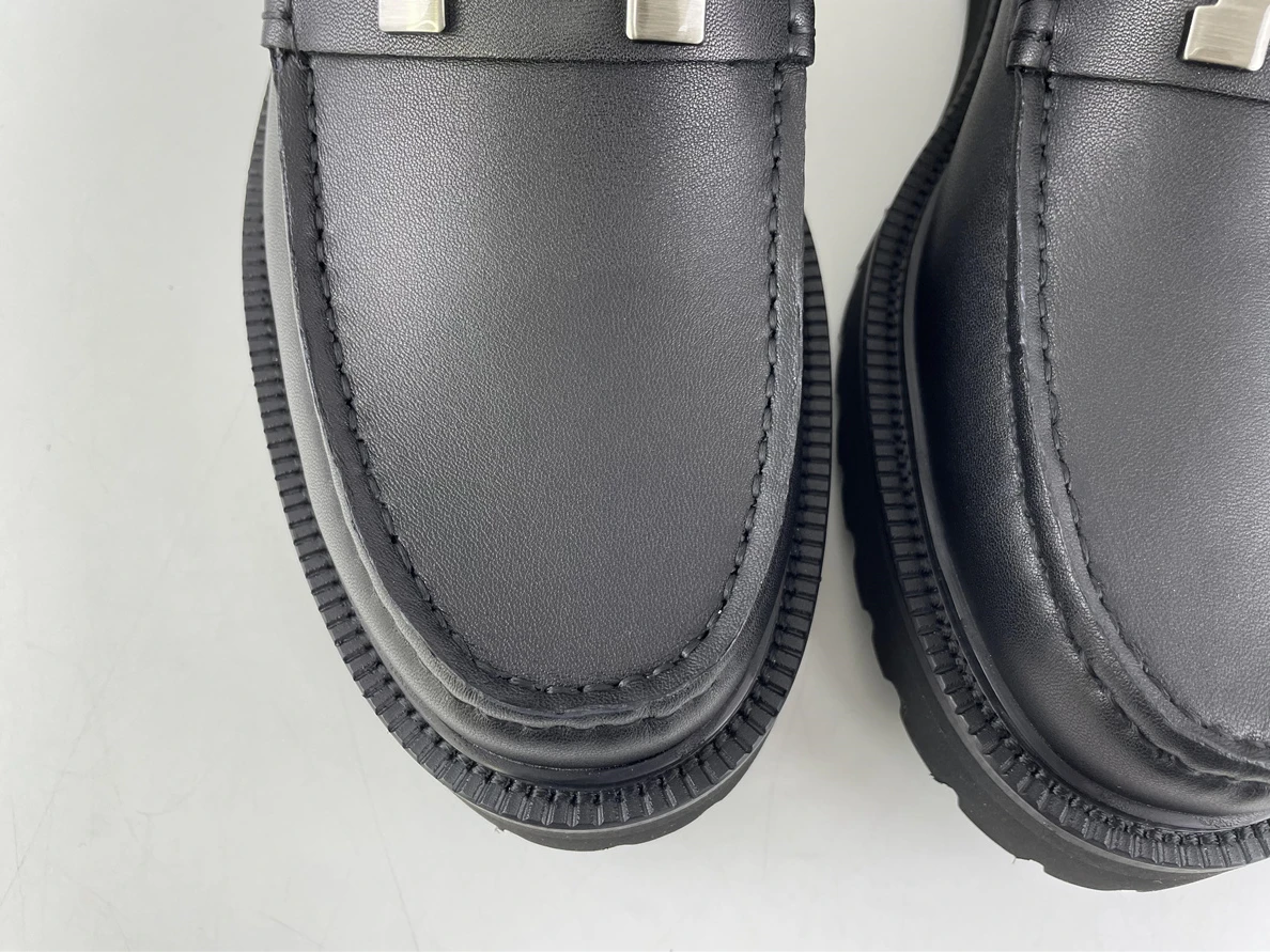 Fashionable Hermes Black mens dressing shoes 112