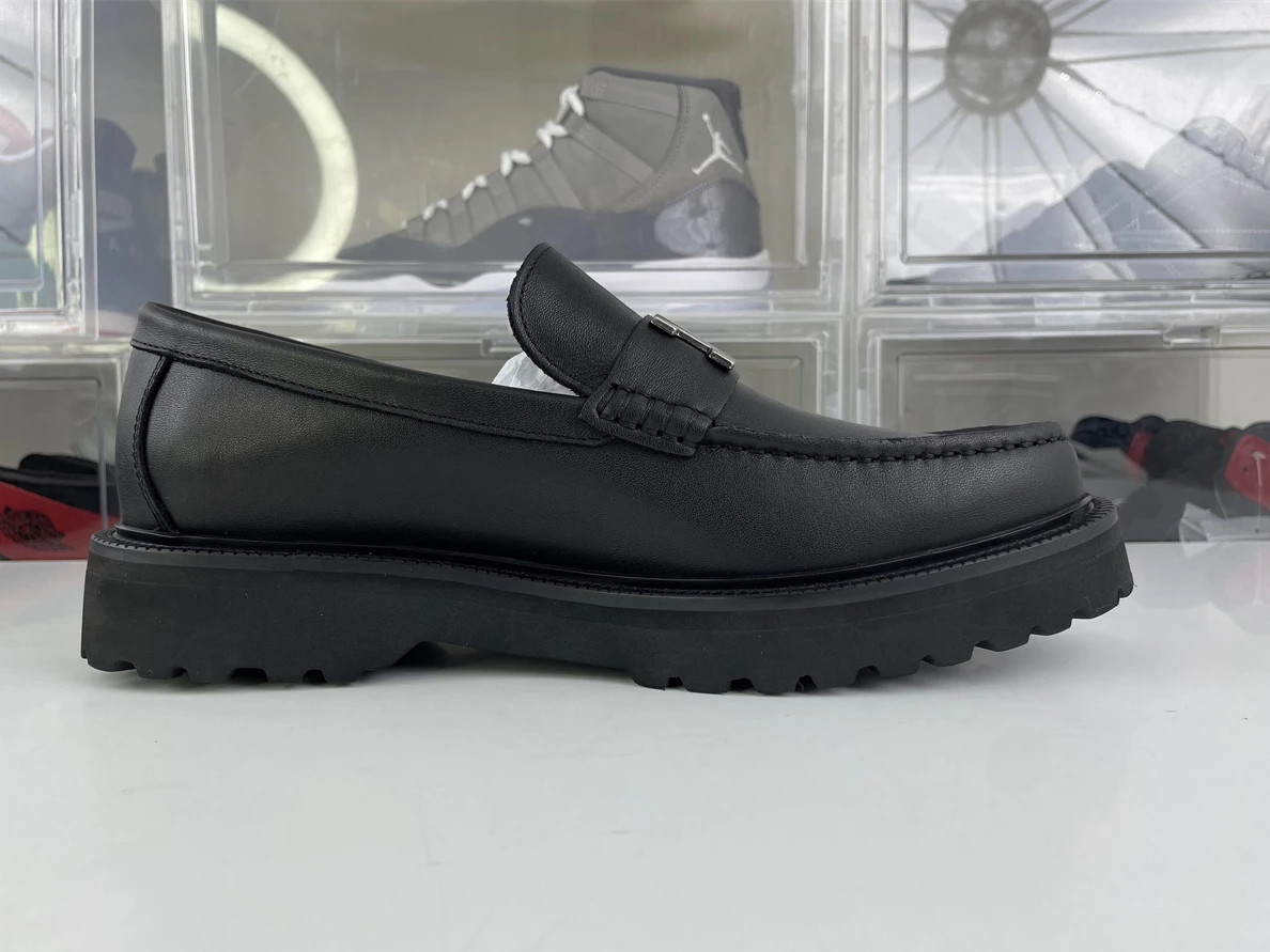Fashionable Hermes Black mens dressing shoes 112