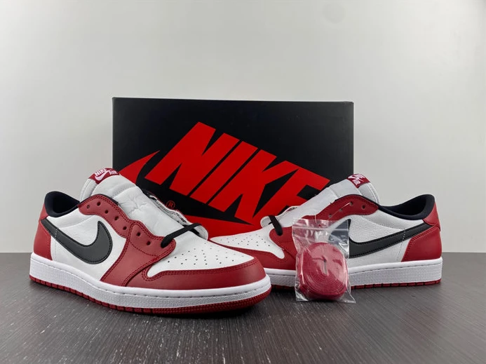 Fashionable Jordan 1 Retro Low Chicago 705329-600 656