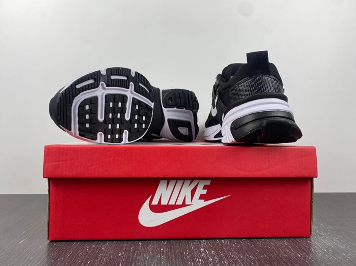 Fashionable NIKEV2K Runtekk 3XL  FD0736-103 2759