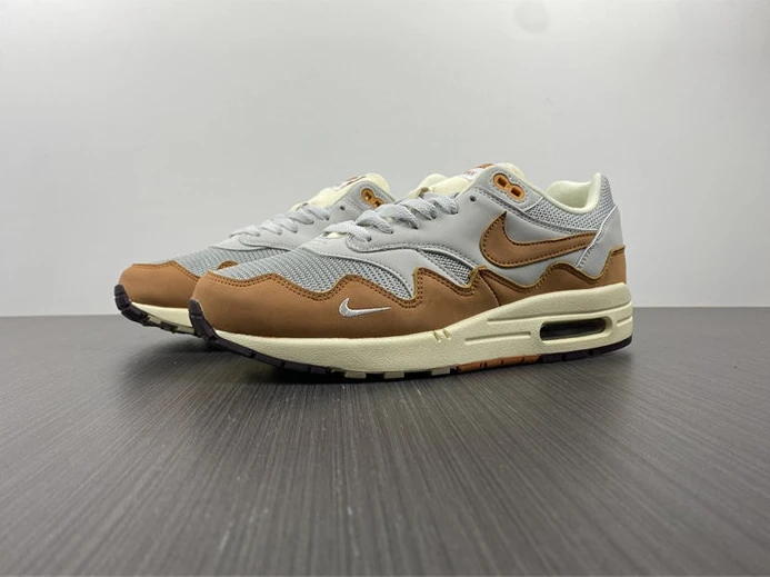 Fashionable Nike Air Max 1 Patta Waves Monarch DH1348-001 2568