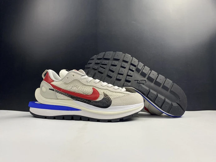 Fashionable Nike Vaporwaffle sacai Sport Fuchsia Game Royal CV1363-100 2711