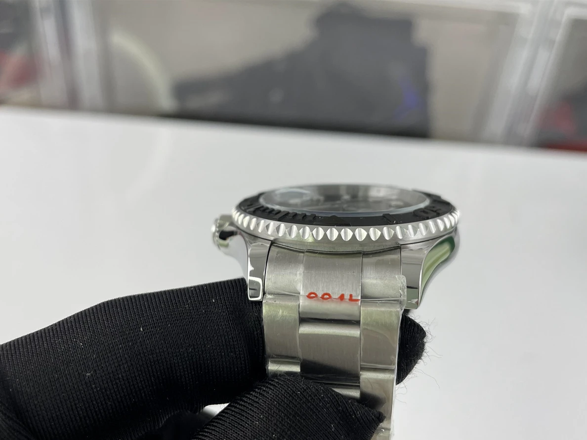 Fashionable Rolex Oyster Perpetual Date with Matt circle (41mm) 303