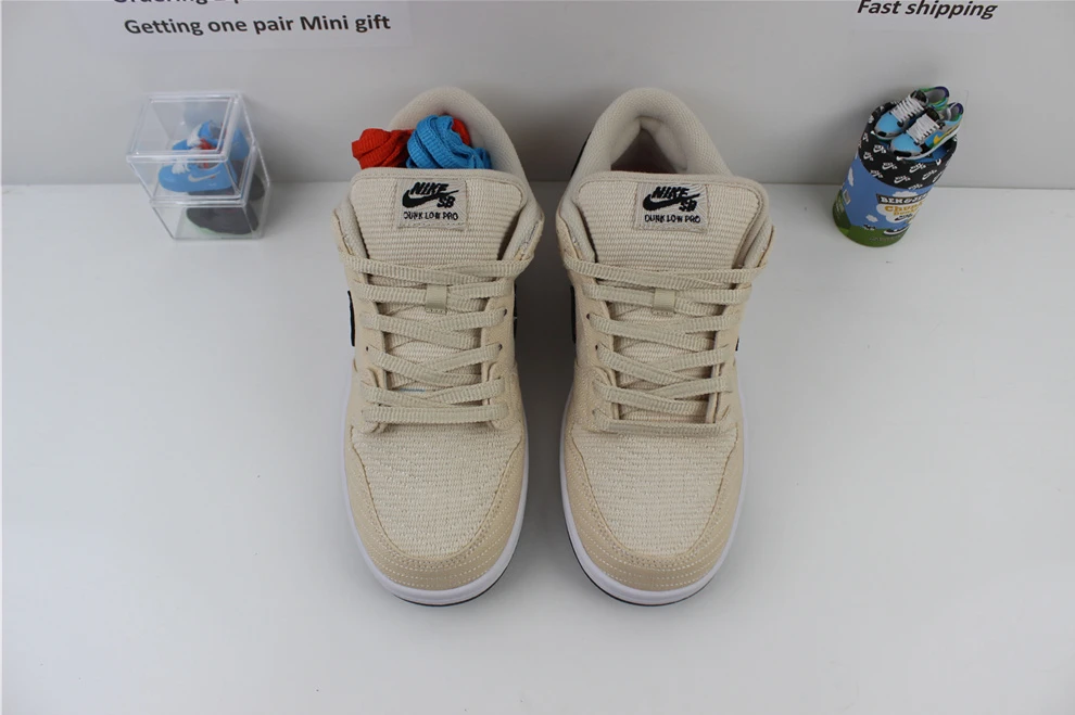 GOAT Albino & Preto X Nike SB Dunk Low GoAnywhere 1734