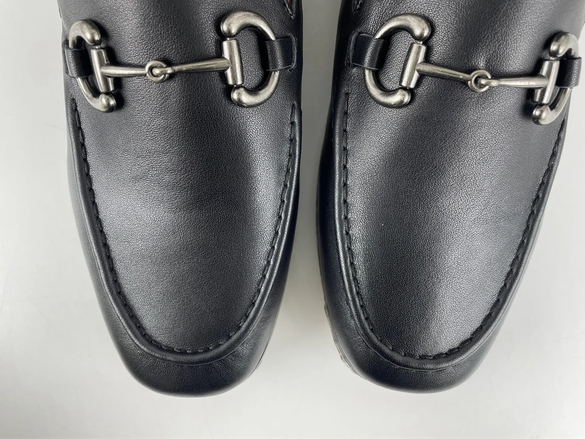 GUCCI Black with silver metal LOGO dress shoes Trendy 95