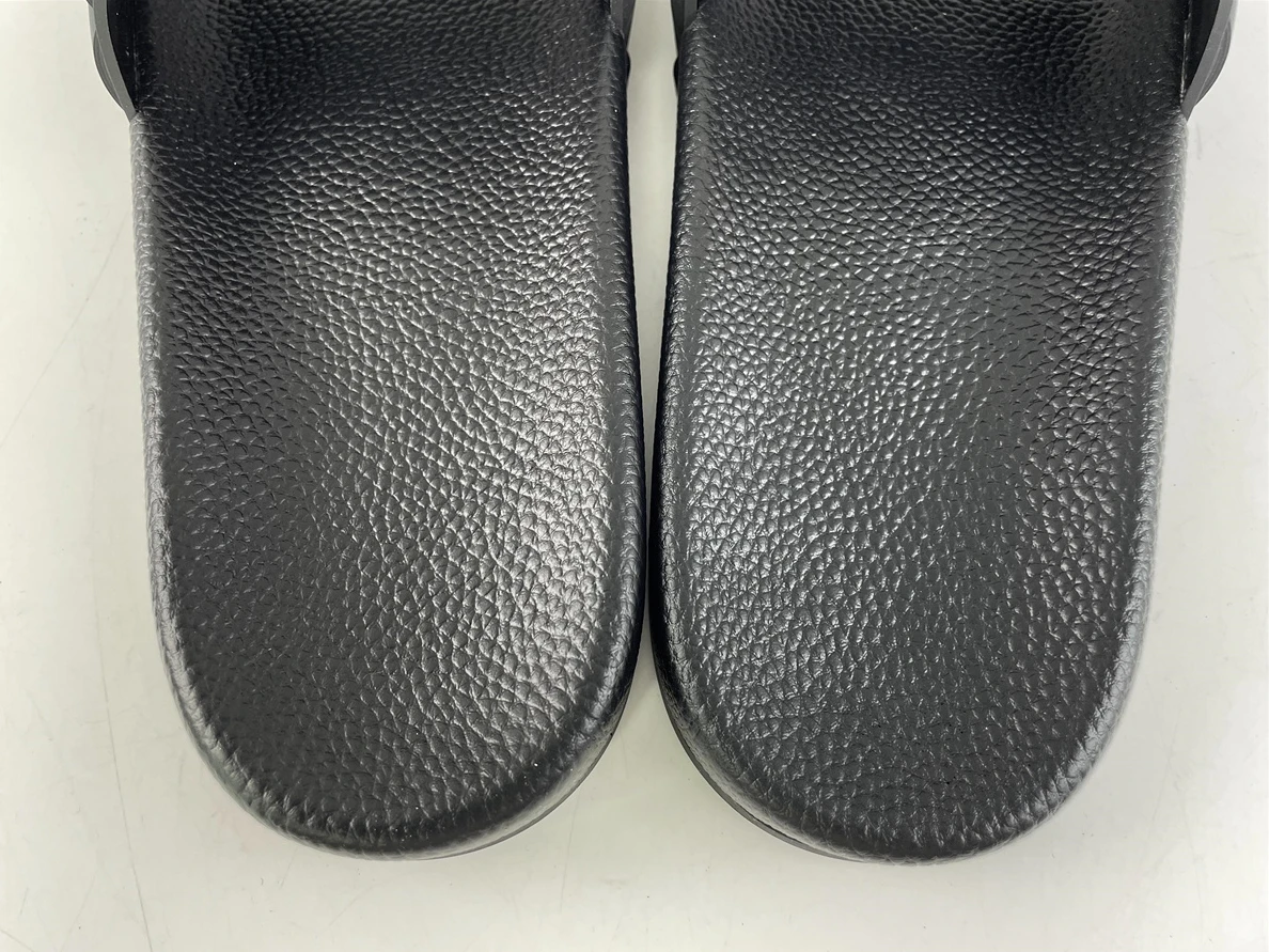 GUCCI Signatude Black slipper StreetReady 88