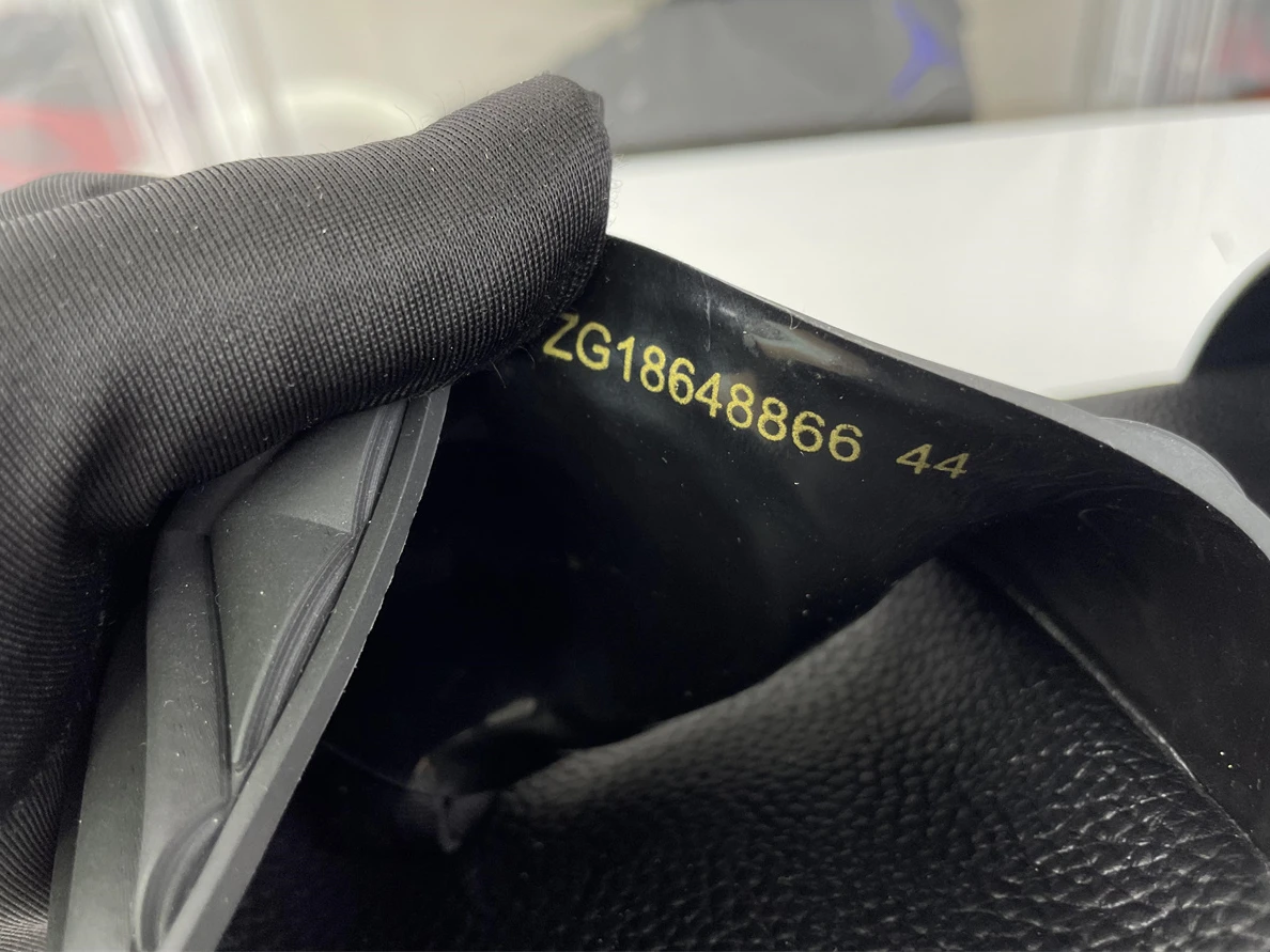 GUCCI Signatude Black slipper StreetReady 88