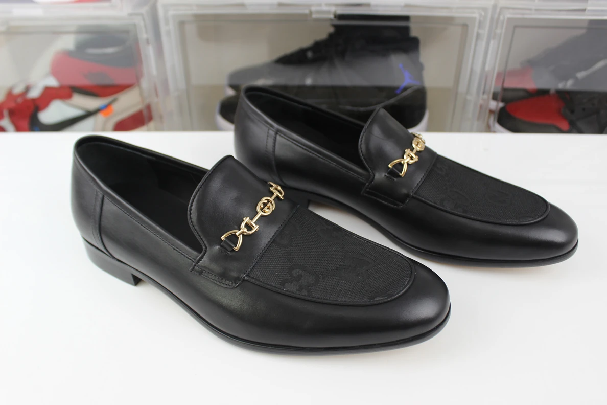 GUCCI shoes black with Gold metal NewStyle 100