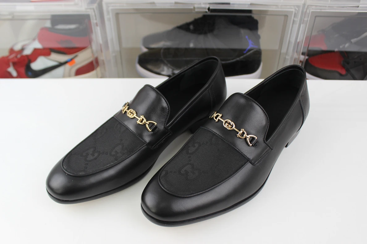GUCCI shoes black with Gold metal NewStyle 100