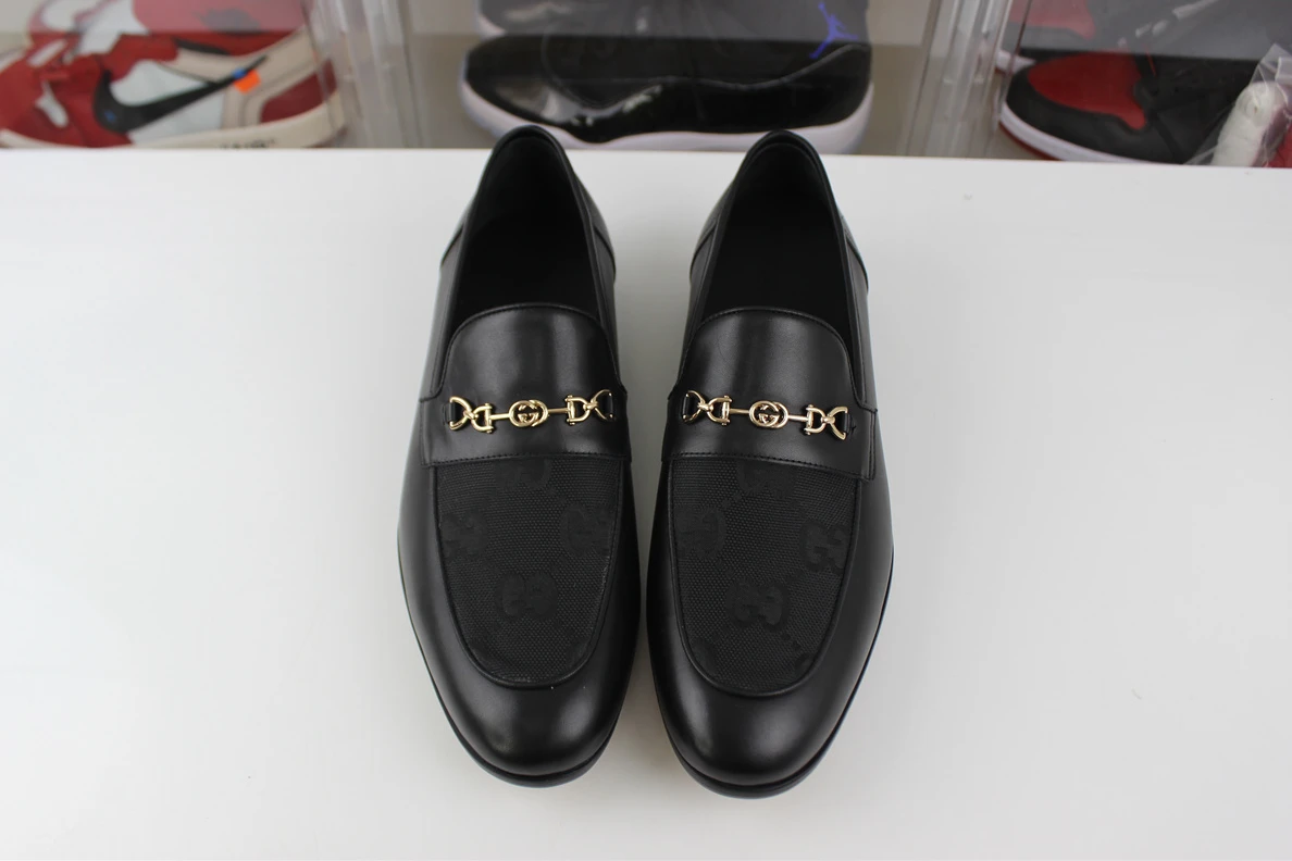 GUCCI shoes black with Gold metal NewStyle 100