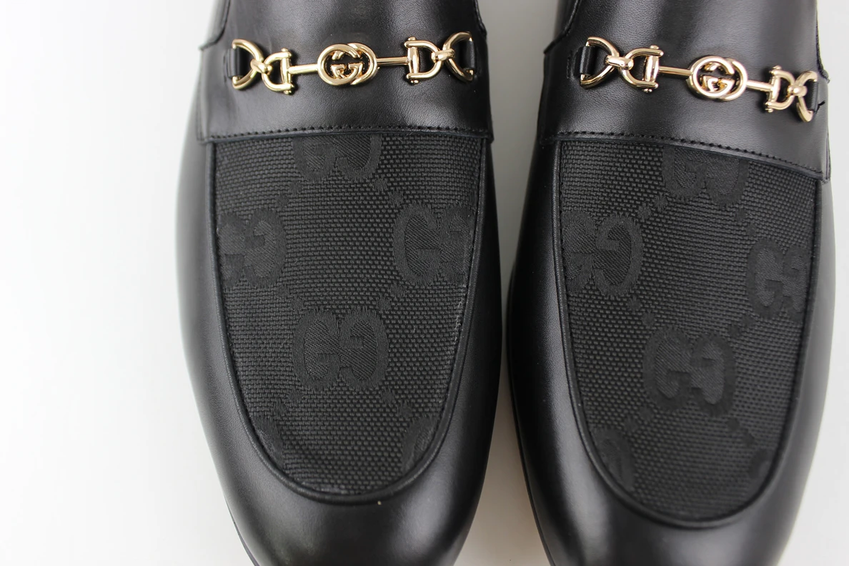 GUCCI shoes black with Gold metal NewStyle 100