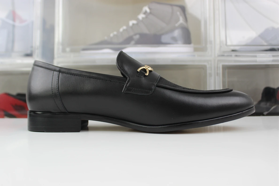 GUCCI shoes black with Gold metal NewStyle 100