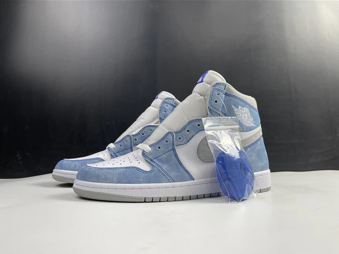GoAnywhere 3315 Jordan1 Retro Hyper Royal Smoke Grey 555088- 503