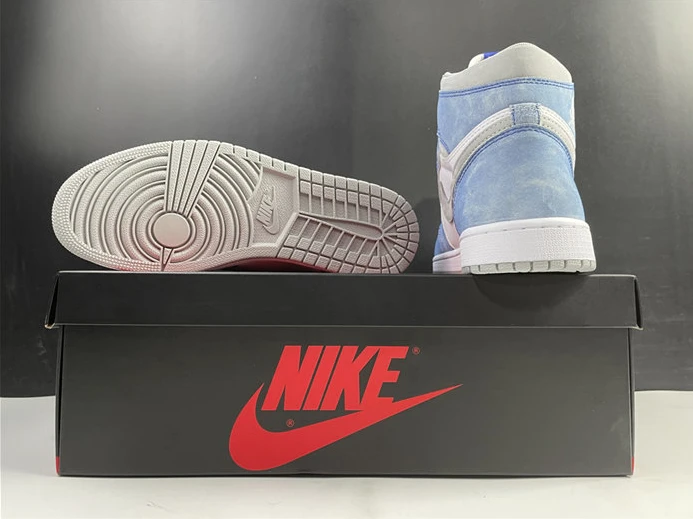 GoAnywhere 3315 Jordan1 Retro Hyper Royal Smoke Grey 555088- 503
