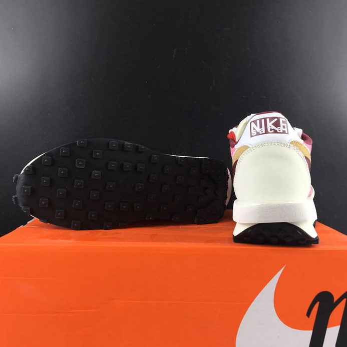 GoAnywhere 6107 Nike LD Waffle sacai BV0073- 2721