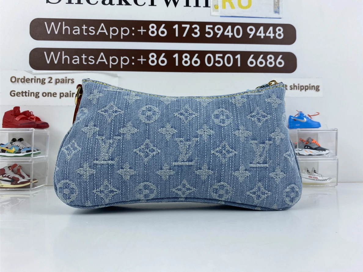 GoAnywhere 8677 LV Pochette Monogram Blue (24.5x13.5x6.5cm) 290