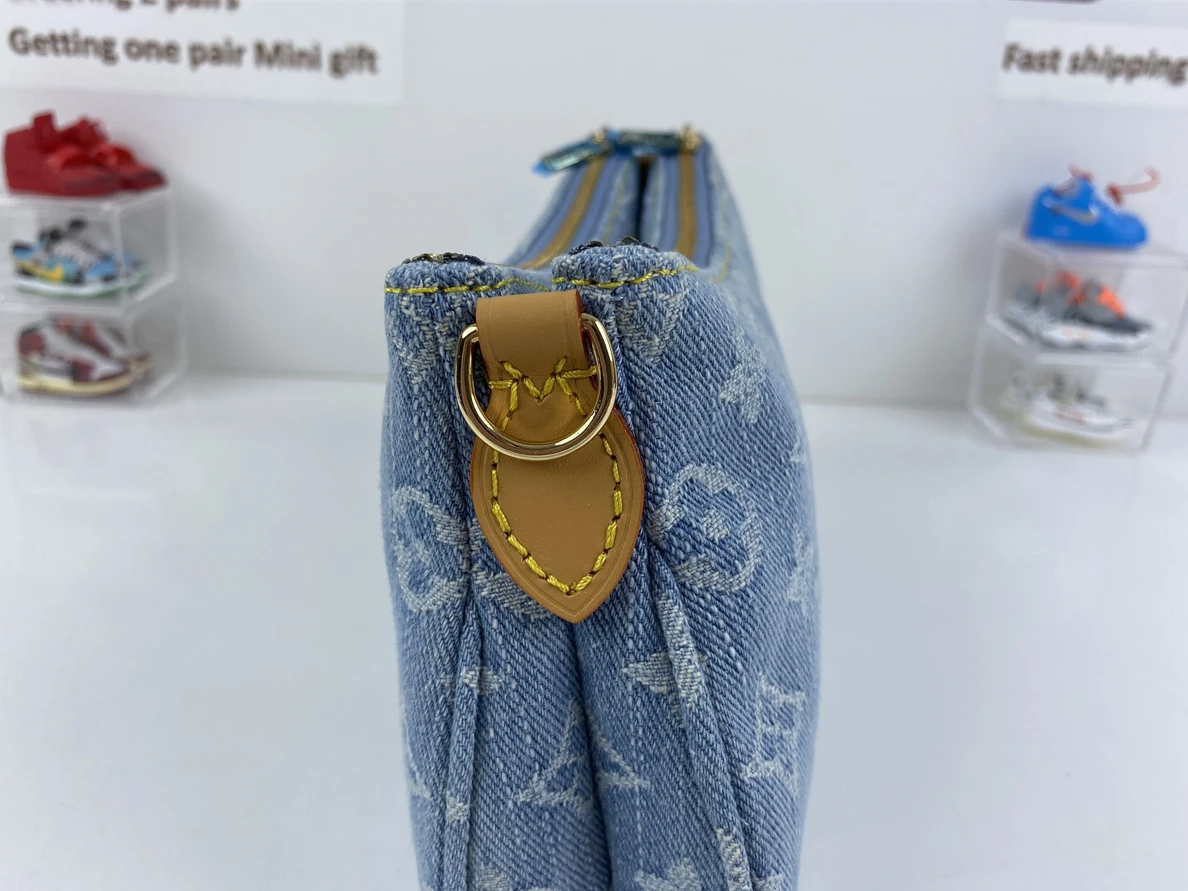 GoAnywhere 8677 LV Pochette Monogram Blue (24.5x13.5x6.5cm) 290