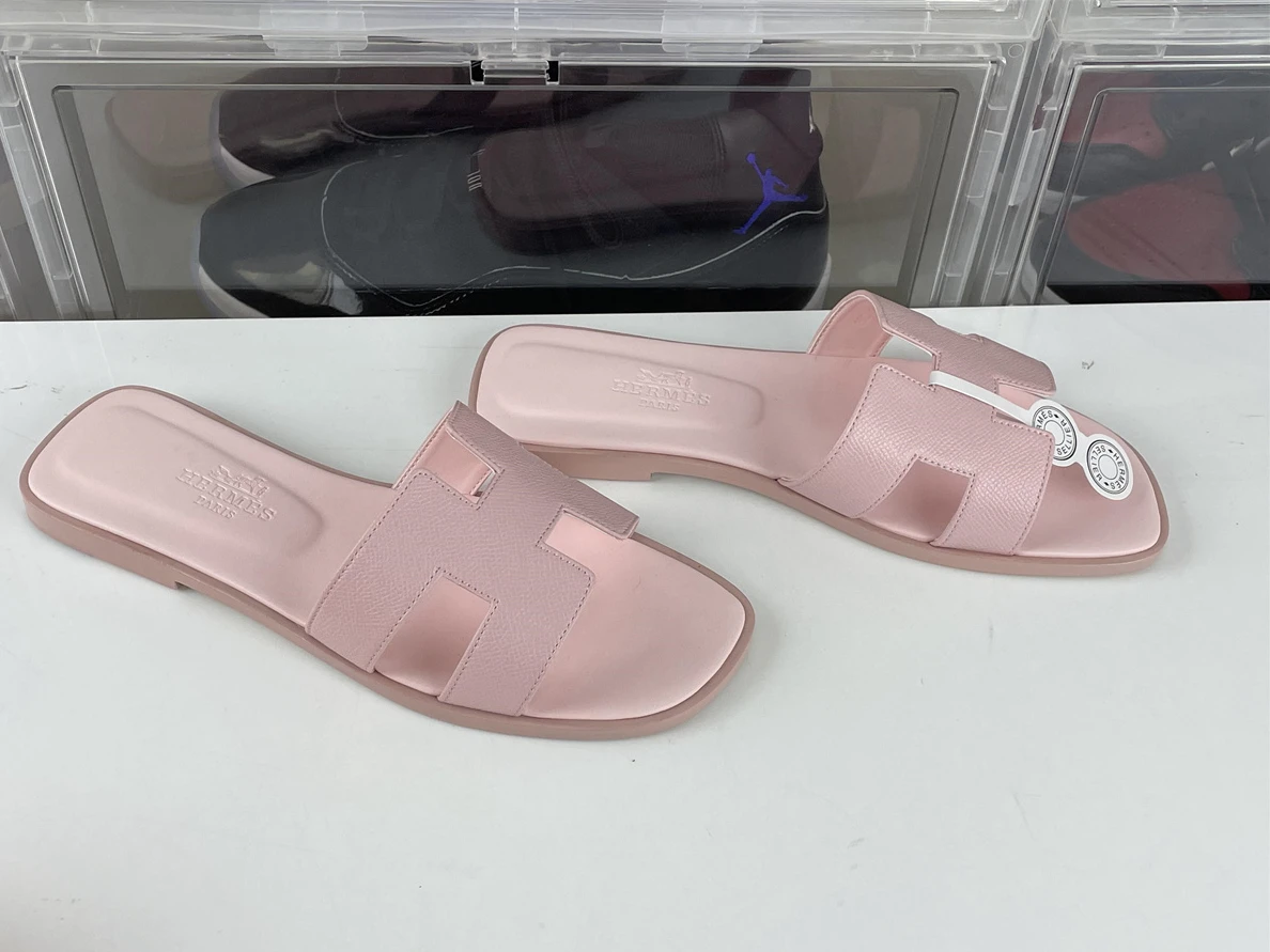 GoAnywhere H Brand Pink Lichi Leather Slipper 120