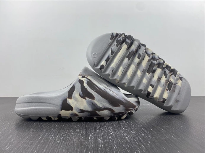 GoAnywhere adidas Yeezy Slide GZ5553 3033