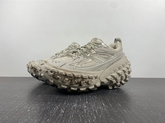 GoodFit 151 Balenciaga Defender Beige 685613 W2RAF 3421