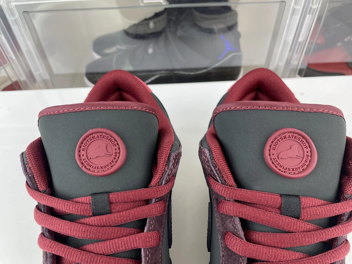 GoodFit 6808 Riot Skateshop x Nike SB Dunk Low 1709
