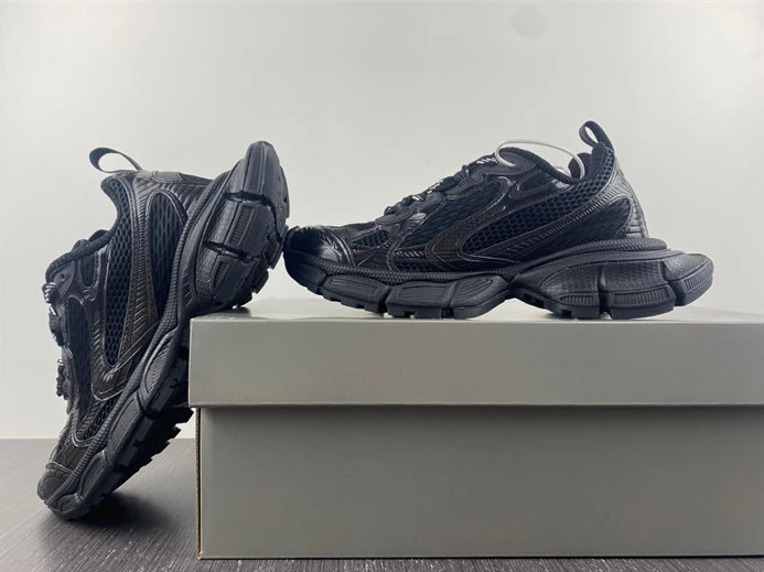 GoodFit BALENCIAGA -PHANTOM SNEAKER 3345