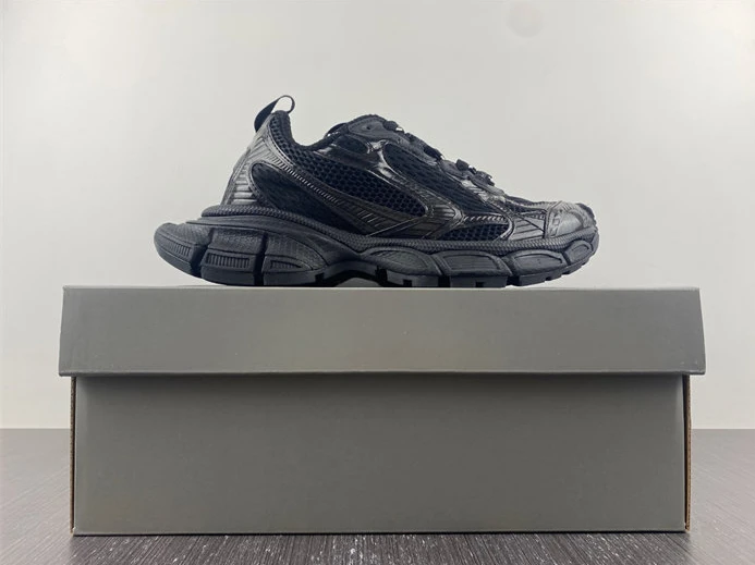 GoodFit BALENCIAGA -PHANTOM SNEAKER 3345
