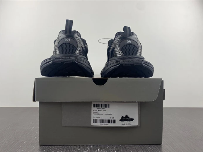 GoodFit BALENCIAGA -PHANTOM SNEAKER 3345