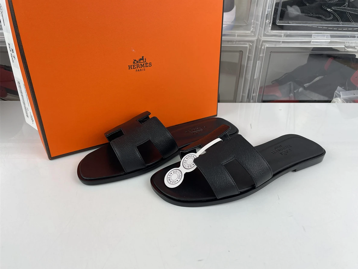 GoodFit H Brand Black Lichi Leather Slipper 116